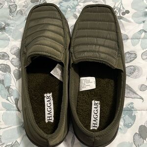 HAGGAR GREEN MEDIUM 8-9 PUFFER STYLE NYLON LOAFER SLIPPERS